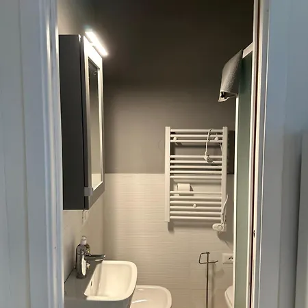Affittoposti Con Cucina E Balcone * La Spezia