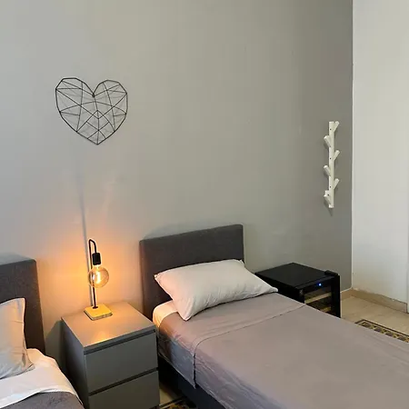 Apartment Affittoposti Con Cucina E Balcone La Spezia