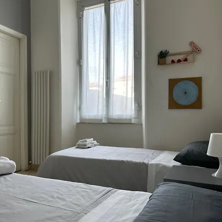 Apartment Affittoposti Con Cucina E Balcone *