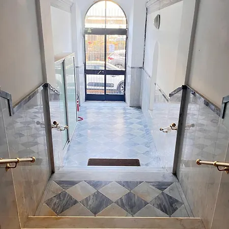 Affittoposti Con Cucina E Balcone